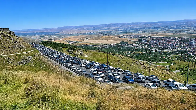 Kayseri'de yol şikayeti: Hiç hesaba katılmadı!