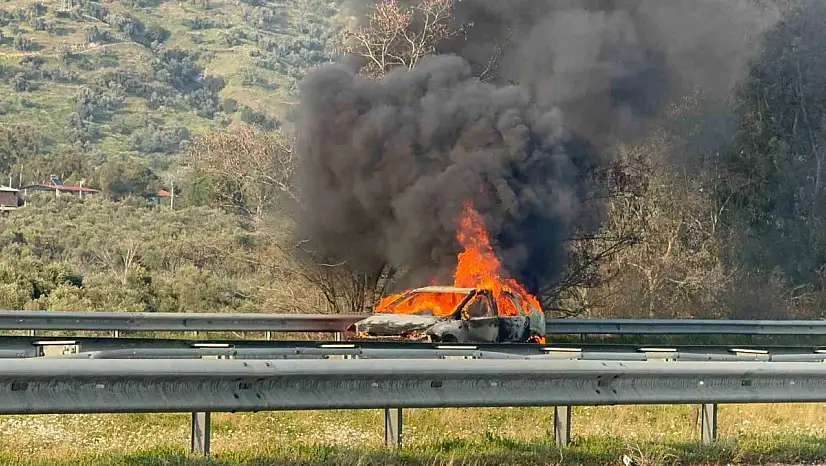 Kayseri'deki araç yangını vatandaşı tedirgin etti! Duran araç neden yanar?