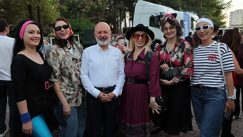 Kayseri'den dünyaya yayılan 80'ler akımı