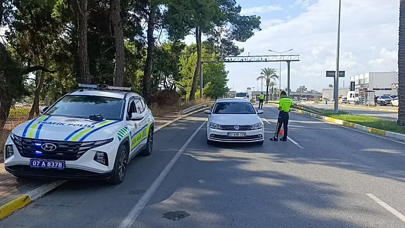 Kayseri'den kaçtı, Antalya'da ölüye ait ehliyetle yakalandı!