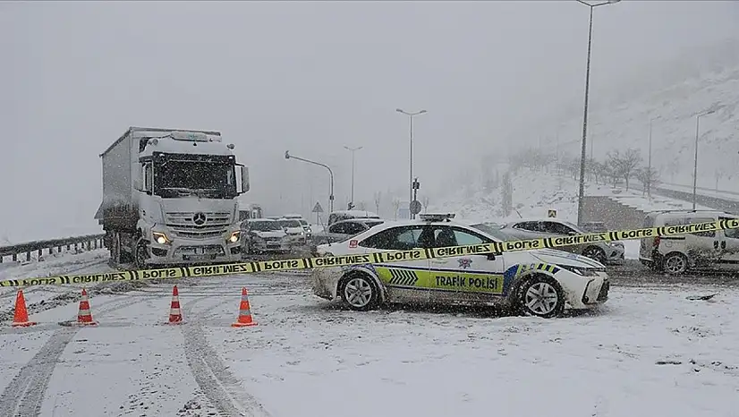 Kayseri-Malatya kara yolu taşıt trafiğine kapatıldı
