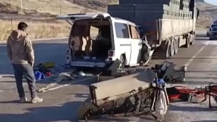 Kayseri-Malatya kara yolunda can pazarı!  3 kişi...