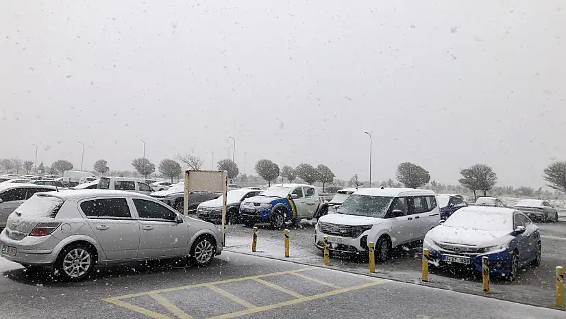 Kayseri'nin komşu iline lapa lapa kar yağdı!