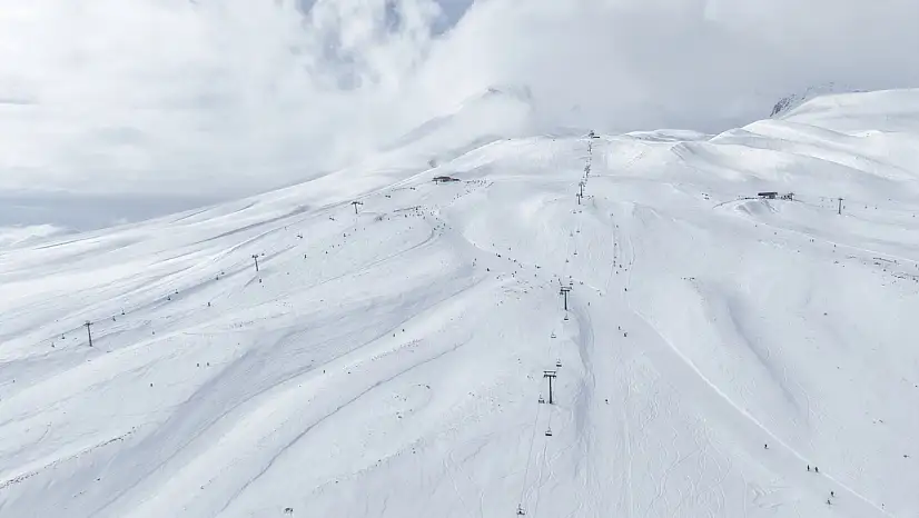 Kayseri'nin o ilçesi Erciyes'e rakip oldu! Kar kalınlığı 147 santimetreye yükseldi