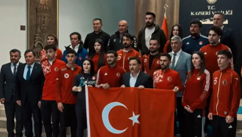 Kayseri'nin şampiyonları Valilikte buluştu