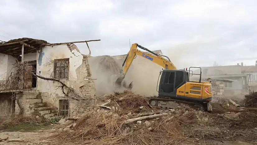 Kayseri'nin sessiz tehlikesi! Bir mahallede daha yıkım başladı