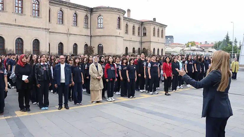 Kayseri'nin Taş Mektebi'nde bir asırdır aynı marş okunuyor: İşte hikâyesi