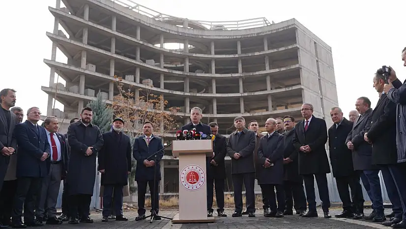 Kayseri'nin yeni adliye binası tanıtıldı! AK Partili Vekil, soluğu Bakanın yanında aldı
