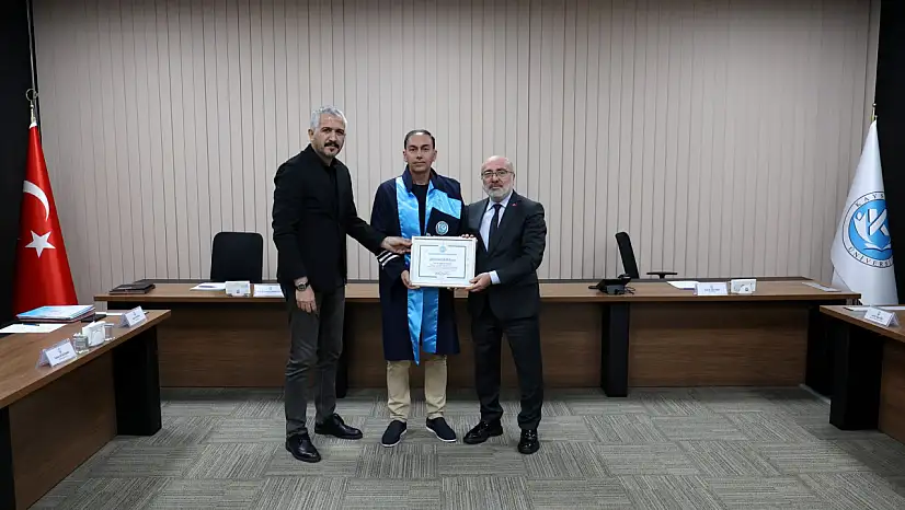 Kayseri'nin yeni profesörü cübbesini giydi