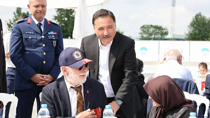 Kayseri protokolü gaziler için aynı sofrada buluştu!