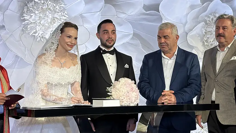 Kayseri siyaset ve sağlık dünyasını buluşturan düğün