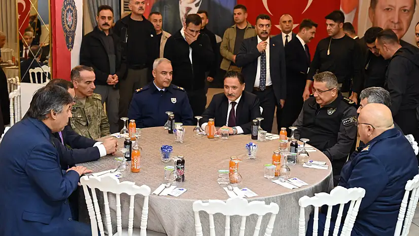 Kayseri Valisi'ni yalnız bırakmadılar! Taziyeleri kabul etti