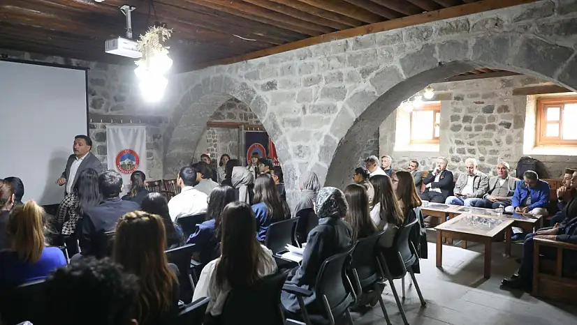 Kayseri Valisi o öğrencilere tecrübelerini aktardı!