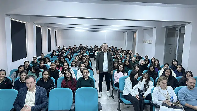 Kayserili Ödüllü Yönetmen doğduğu topraklarda öğrencilerle buluştu