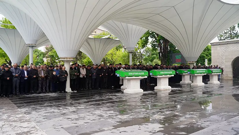 Kayserili ünlü yapımcının amcası toprağa verildi!