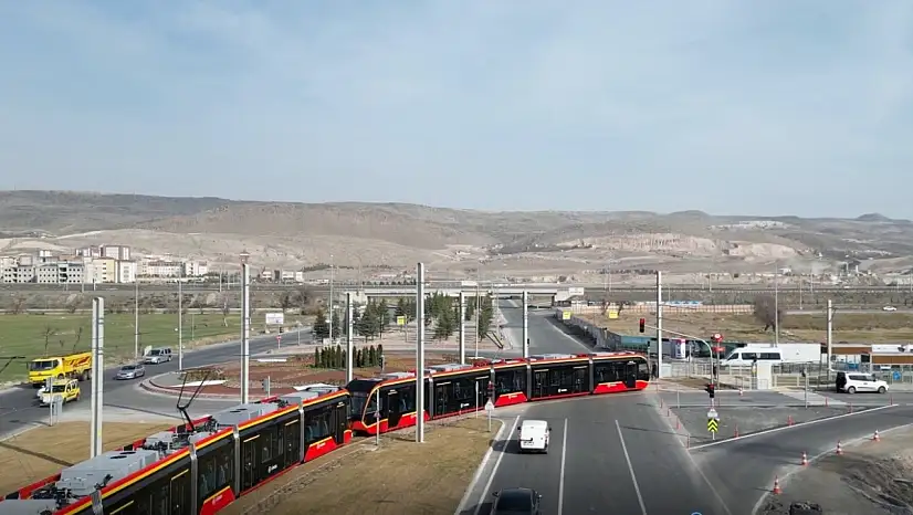 Kayserililer 90 saat ücretsiz tramvay kullandı!