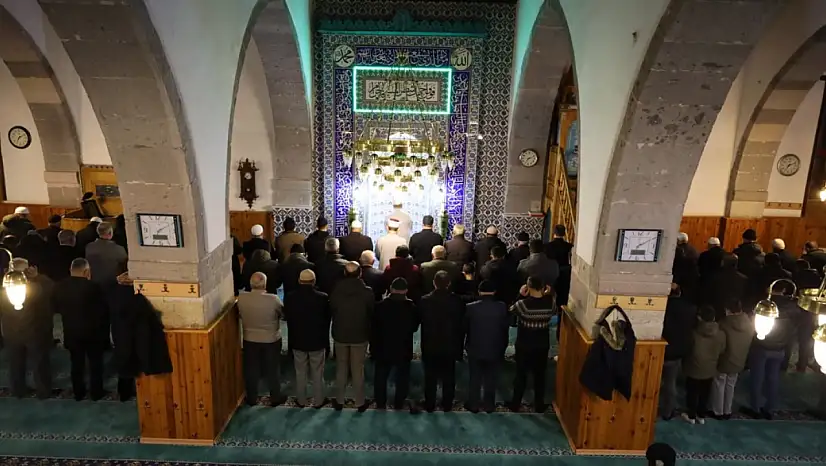 Kayserililer sabah namazında buluştu