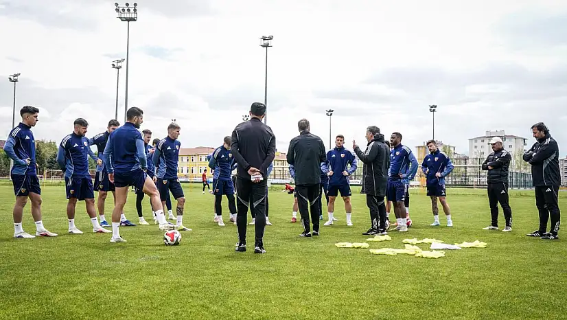 Kayserispor'da milyonluk hamle! 9 futbolcuyla ilgili yeni gelişme