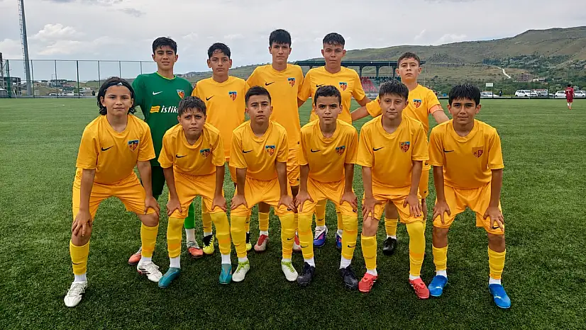 Kayserispor U13 fırtınası sürüyor: Sarız'a gol yağdırdılar