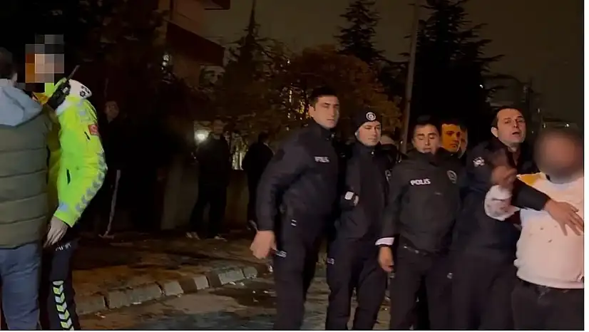 Kaza yapıp polisleri tehdit eden otomobil sürücüsü yasal sınırın 4,5 katı alkollü çıktı!
