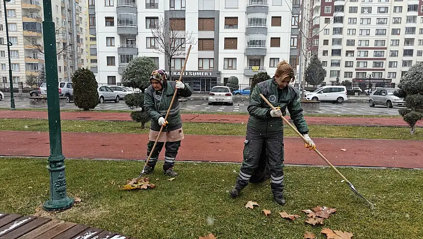 Kocasinan'da parklara kadın eli değiyor