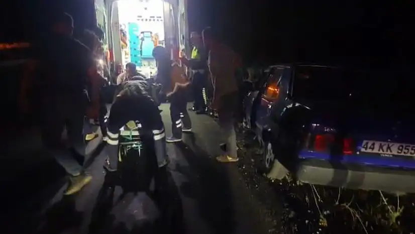 Lastik patladı, otomobil savruldu! 1 kişi yaralandı