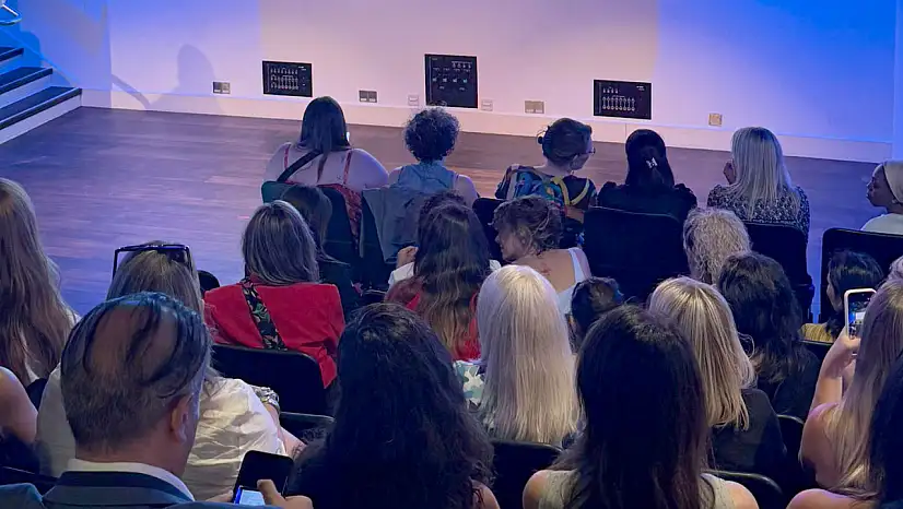 Londra'da Kralın Okulunda Kayserili Profesörün Atatürk sözleri yankılandı
