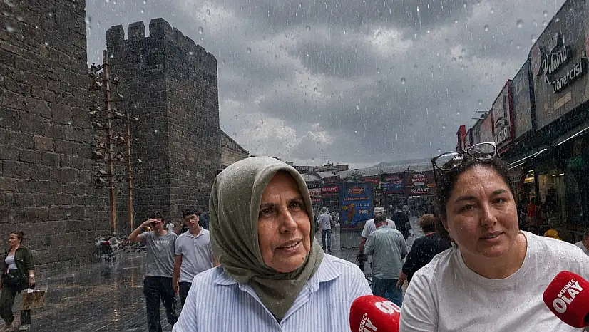 Meteoroloji uyarmıştı! Kayserililer yağmura yakalandı