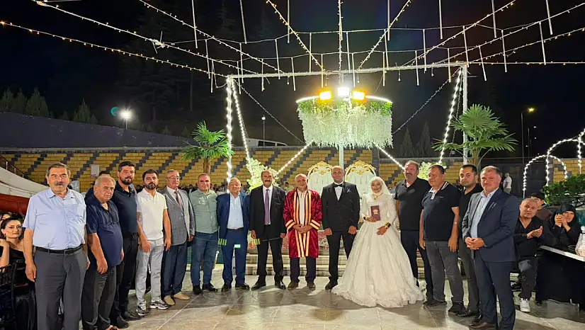 MHP'li eski Başkanın mutlu günü! Protokol bu düğünde buluştu
