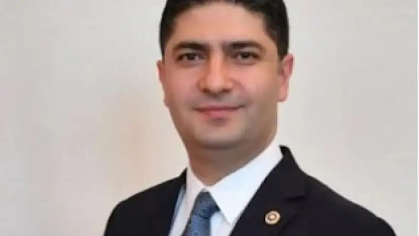 Özdemir'den öğrencilerin yüzünü güldürecek teklif