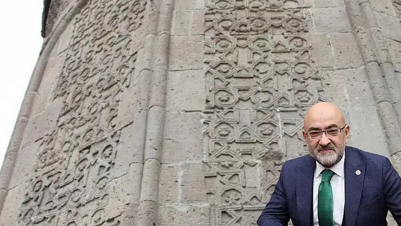 Milletvekili Cıngı'dan dikkat çeken paylaşım: 'Taşla yazılmış ilahi bir eser'