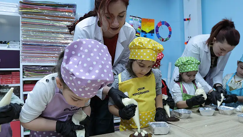 Minik şeflerden en tatlı pastalar