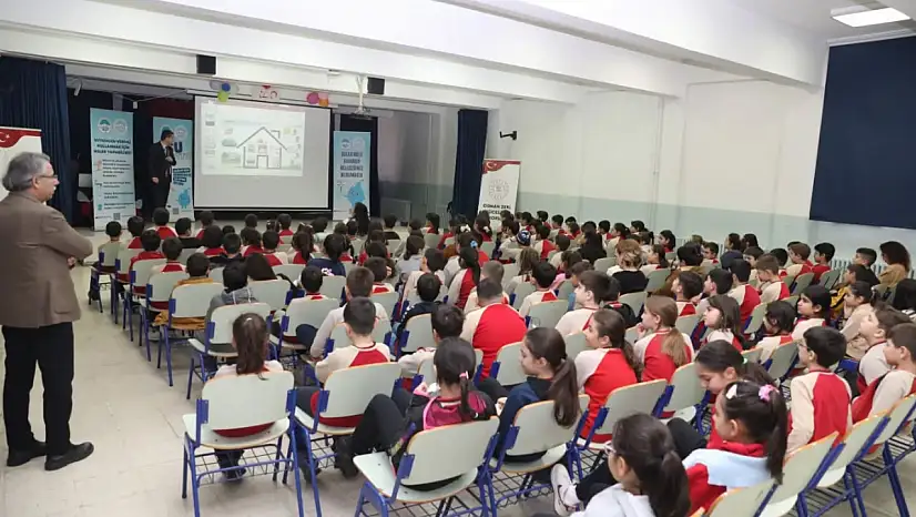 Minikler 'Su Gönüllüsü' oldu