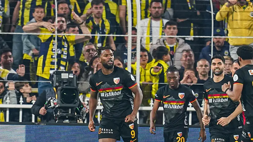 Nazon 7. golünü Fenerbahçe'ye attı