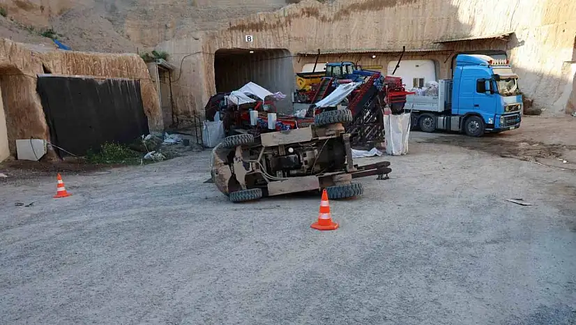 Genç çocuk forkliftin altında kaldı