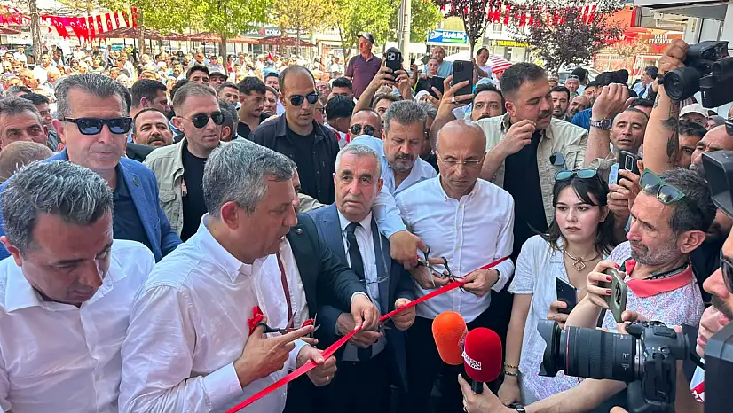 Özgür özel'in katıldığı açılışa akın ettiler! Genç de oradaydı