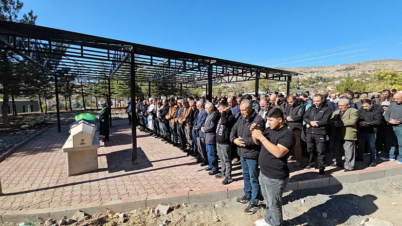 Okuldan eve dönemedi... 14 yaşındaki Buğlem son yolculuğuna uğurlandı