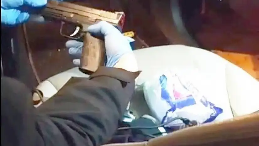 Arabadaki gizli bölmede bakın neler çıktı?