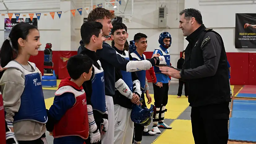 Emniyet Müdürü Atanur Aydın tek tek kutladı!