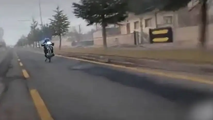 Akrobatik hareketler yapan motosiklet sürücüsü affedilmedi