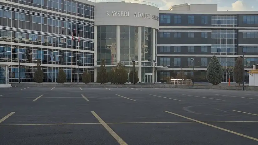 Sarhoştu, yanlış kişiyi bıçakladı!