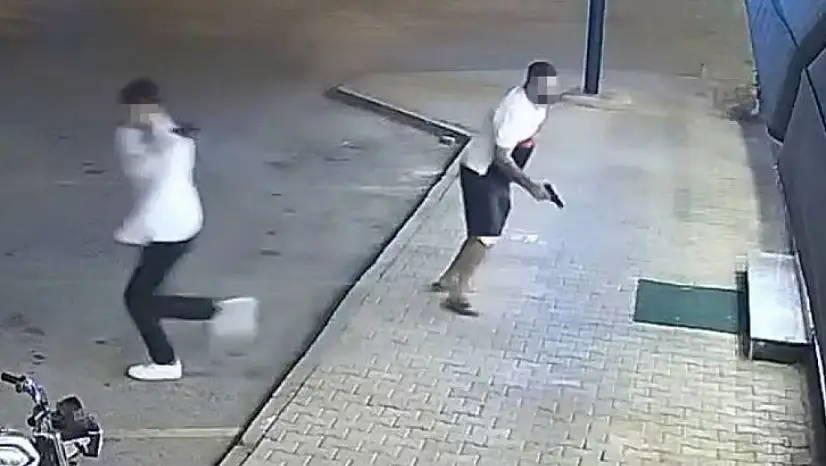 Silahlı saldırı anları kamerada: 2 milyon TL haraç istemişler