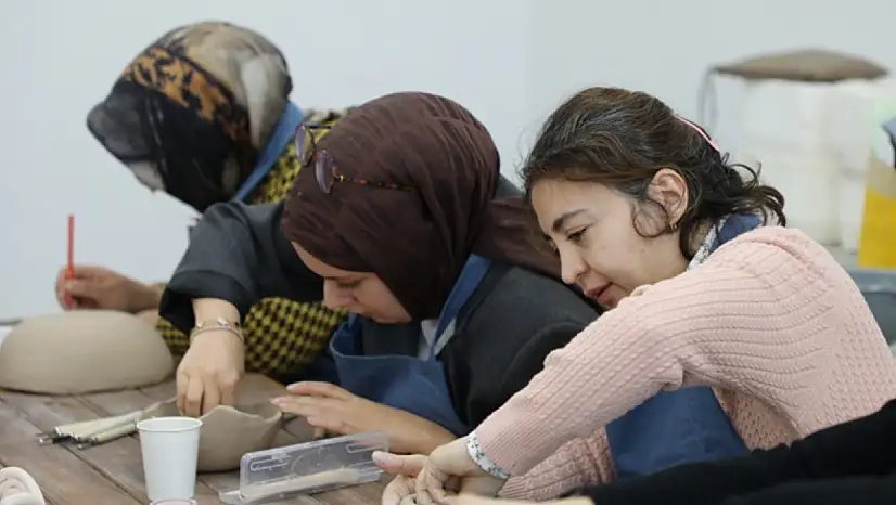 Sivas'ta çini, seramik ve takı tasarım atölyeleri kuruldu