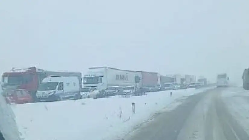 Sivas'tan Kayseri ve Malatya istikametinde ulaşım durdu