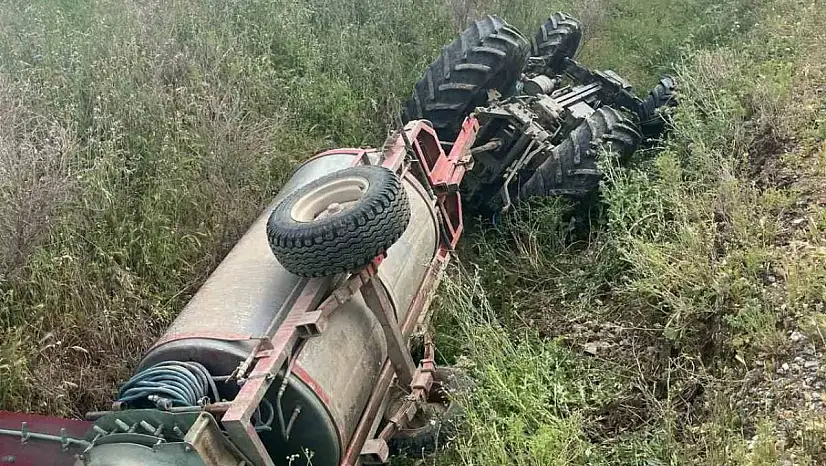 Traktör altında kalan sürücü hayatını kaybetti