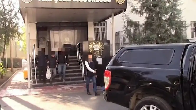 Türkiye genelinde FETÖ operasyonu: 121 gözaltı