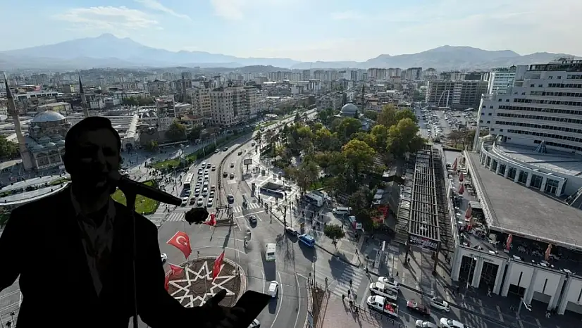 Ünlü isim yola çıktı! Kayseri'ye geliyor