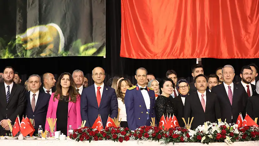 Vali Çiçek: Türk milletinin çelik iradesi dimdik ayaktadır