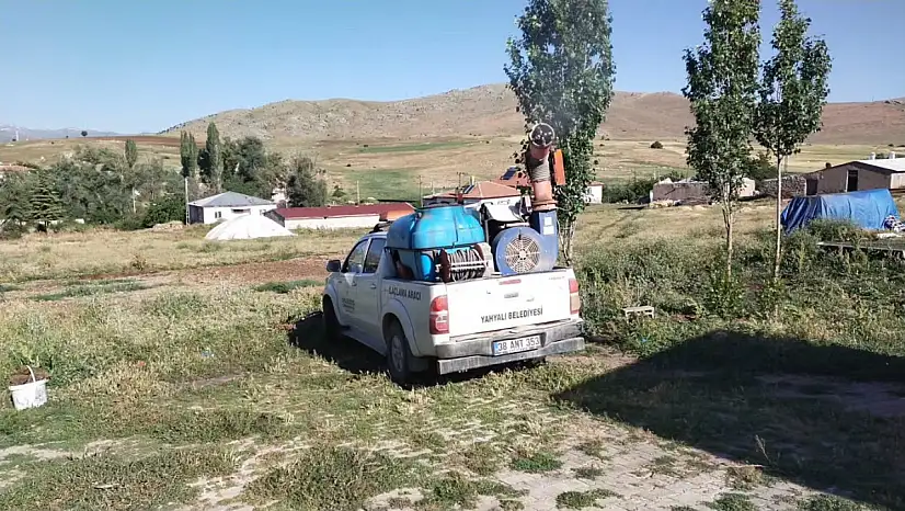 Yahyalı'da ilaçlama mesaisi başladı