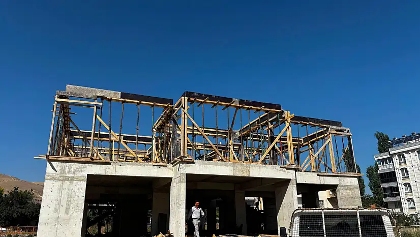 Yahyalı'da yeni bir proje yükseliyor! Başkan son durumu gördü
